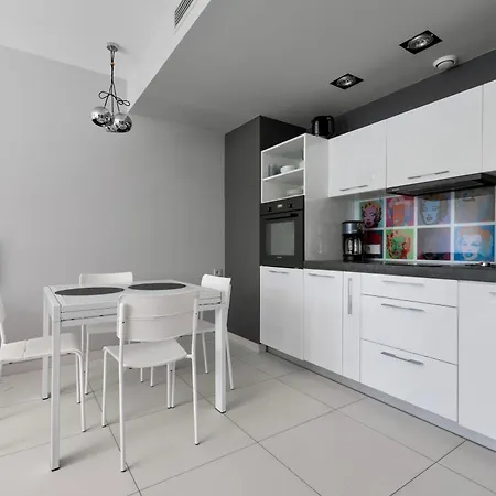 Apartament Z Basenem *